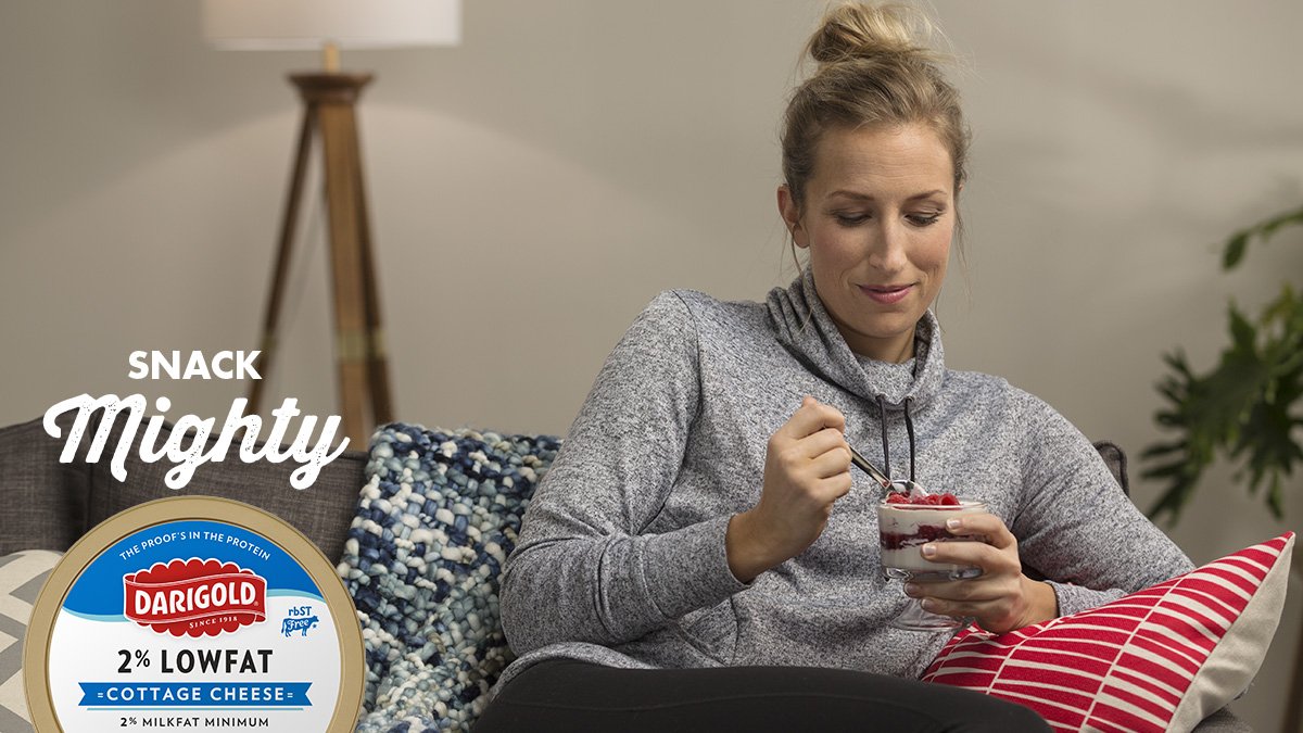 darigold's tweet photo. Got a sweet tooth? Indulge in delectable, protein-packed goodness with Darigold cottage cheese. #SnackMighty https://t.co/DpBUEfsUVD