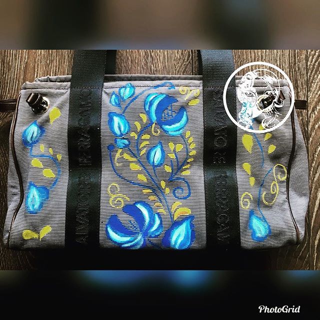 artnsolecustom's tweet photo. Geisha #geisha #handpainted #handpaintedbag #salvatoreferragamo #bag #salvatoreferragamobag #painting @arte_de_t https://t.co/Gqz2k5FXB9 https://t.co/eKffx5bUd3