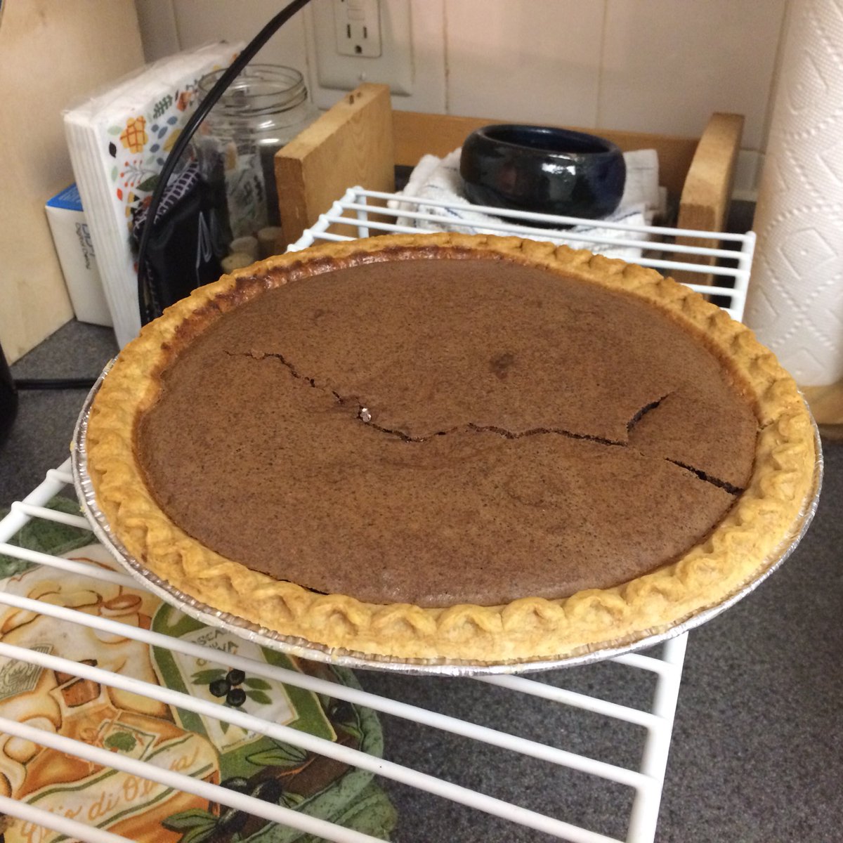 meepbutton's tweet image. I made my first pie!! It’s not perfect but I think I just leveled up my cooking skill.