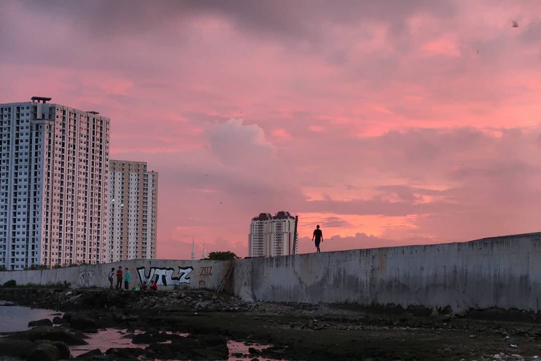 #Hari6 #ZiarahUtaraJakarta 
Kami meniti tembok Utara dan <a href="/JalanKaki/">JalanKaki</a> diatasnya ...