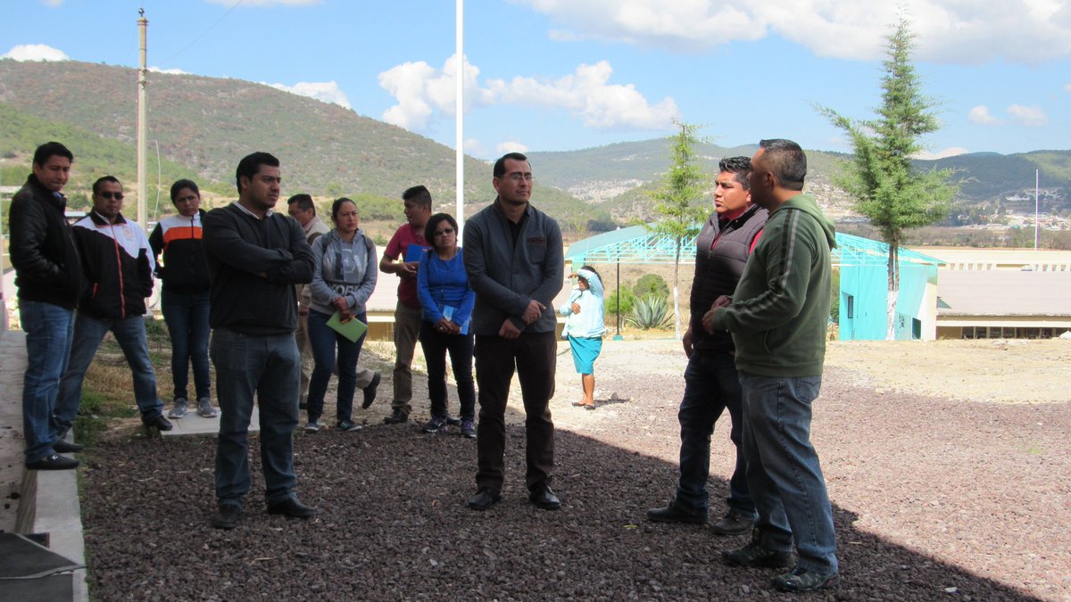 tecteposcolula's tweet photo. Atendiendo a las indicaciones de la @CGEMSSCT_GobOax, se realiza la revisión de las instalaciones educativas del @tecteposcolula #Proyectatec #Informaryproteger https://t.co/Ijgj0KDKS4