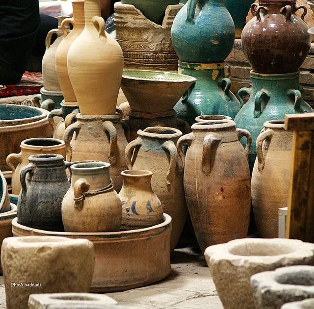Iran_Style's tweet photo. #Earthenware (#sofal) sold at #Kashan #Bazaar, #IRAN. HaddadiAbolfazl #photography #lifestyle #art #travel https://t.co/Agj5CpJylY
