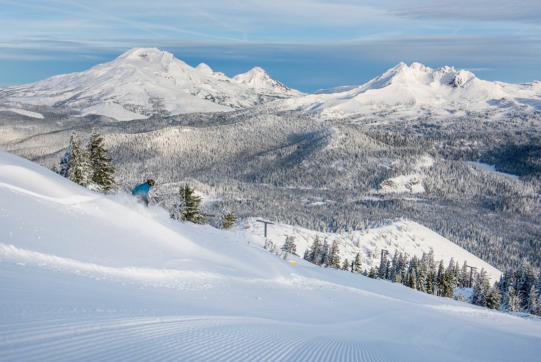 westcoasthappy's tweet photo. Tag your West Coast snow squad ❄️
.
.
.
📷: @mtbachelor
#WestCoastHappiness #WestCoast #West #WestCoastBestCoast #WestCoast_Exposures #MtBachelor #Oregon https://t.co/a8xh5eATZ2