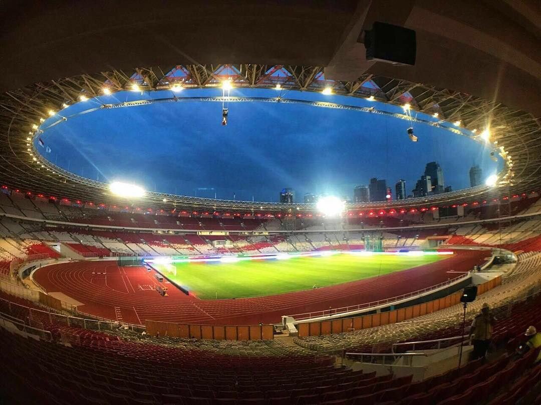 Persija_Jkt's tweet photo. "The Jakmania tercinta mari kita bersama-sama menjaga SUGBK, Jakarta, dan nama baik kita semua agar kita selalu bisa menjadi tuan rumah di kota tercinta kita, yaitu Jakarta," kata Direktur Utama #Persija, Gede Widiade

#PersijaJakarta #PersijaSelamanya https://t.co/JKrFKwEyxR