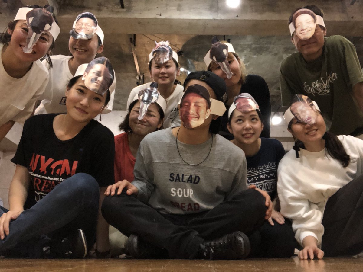 Takumix27's tweet photo. こんなサプライズあるんですね。
・
・
#nxgn
#houseclass
#お面 https://t.co/MzAtgUpYyj