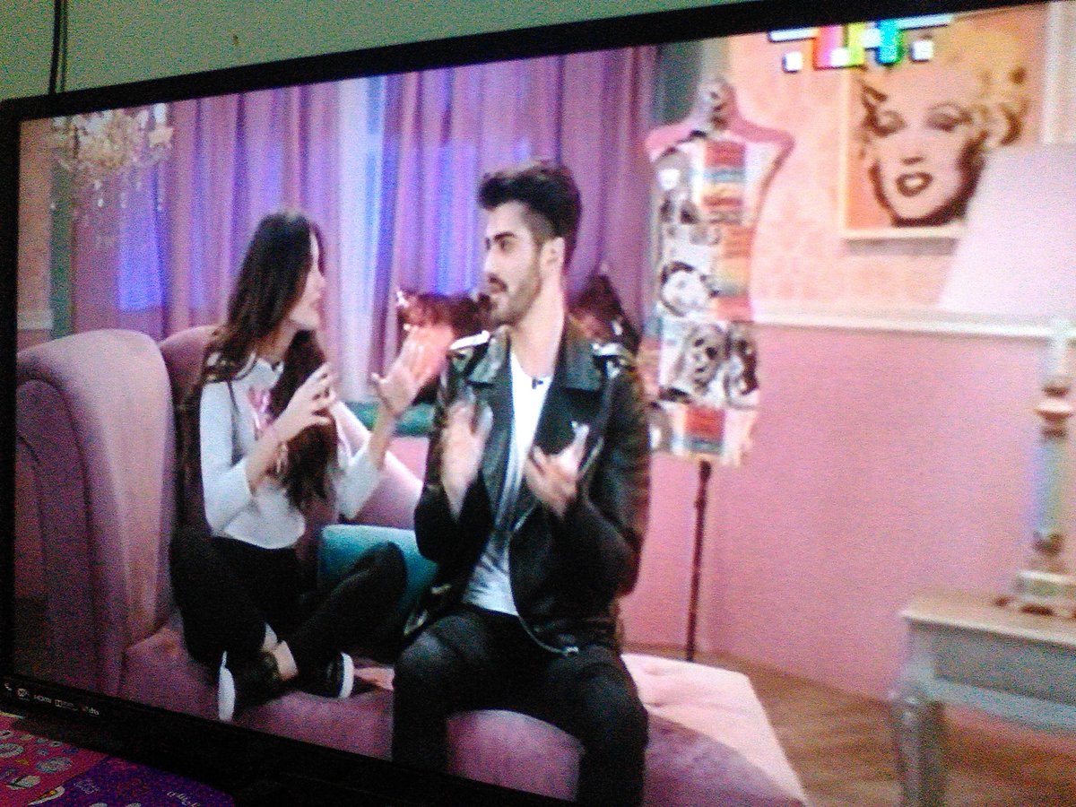 IamBeti_PH's tweet photo. Noche de #UnCuarto con la hermosa @barbaraig 😍 y el guapo @Kev_Rogers por @tvtelehit @UnCuartoPOP #LiguePop https://t.co/Ax9qh6RXkd