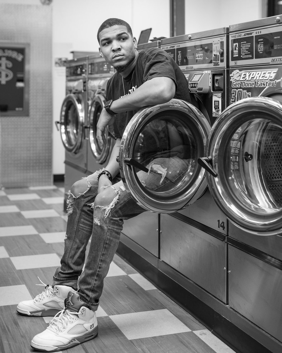 MelWade__'s tweet photo. If money talked, then I’d die to meet him. 📸 https://t.co/oVMjNeIAHx