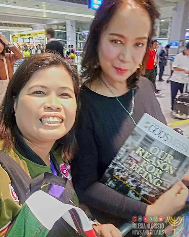INCNews_Updates's tweet photo. Ms. Gloria Diaz, a Filipino actress, TV host and the first Filipina to win the Miss Universe crown in 1969, received a copy of PASUGO (God’s Message) Magazine from Sister Wilde F. Ello, a Church officer from the Local Congregation of Paco, Ecclesiastical… https://t.co/9lE0WS3X99 https://t.co/vrEzEPPMZw