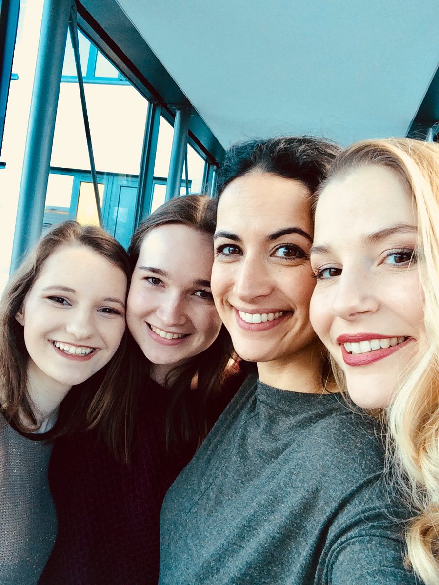 fuechschenklein's tweet photo. One week ago, I met the best people ever!
Now Iโm sitting in class, crying over my chocolate over the good โoldโ times, wishing I could turn back time!๐ญโฅ๏ธ
#thegang #miram #silke #hรคhnchenstreifen #besthumansever https://t.co/O7GpUEvUzC