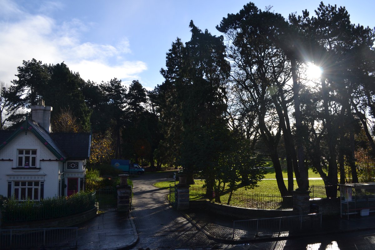 Morning from the Lisburn Road everyone! Here's the view from our office! As you know we're taking part in #askanarchitect where we are offering a 1 hour consultation for only £40 - all proceeds go to <a href="/FriendsCCNI/">Friends of the Cancer Centre</a> . Contact us for more info mcgurranassociates.co.uk/contact/ 
#Belfasthour