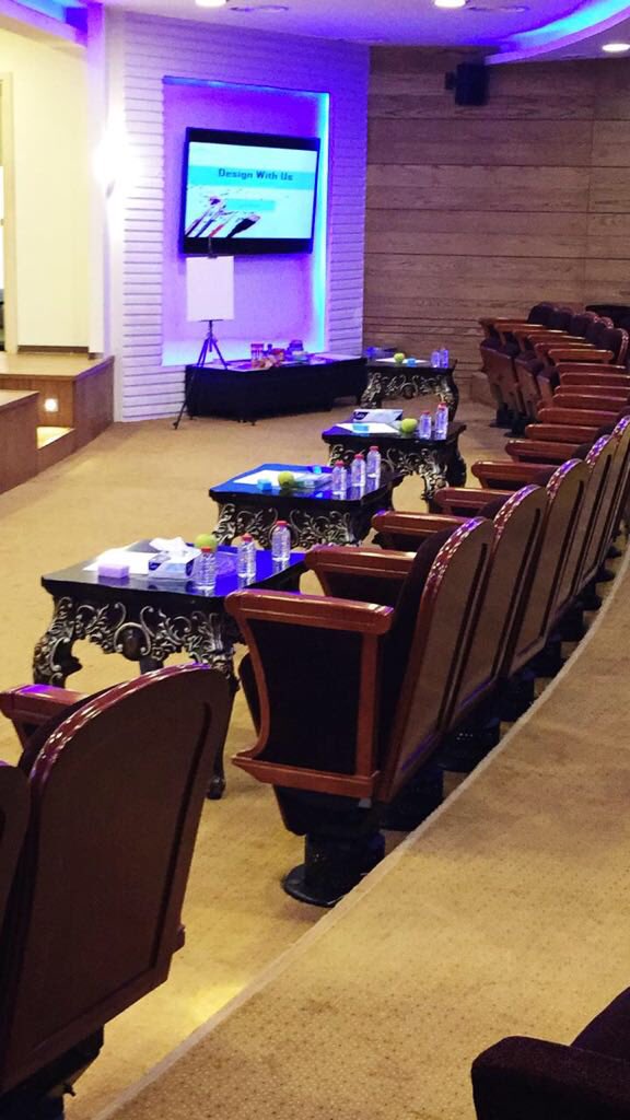 COC_QU_SA's tweet photo. #يحدث_الان
ورشة عمل مبادى تصميم الرسوميات https://t.co/pxOHwTst1a