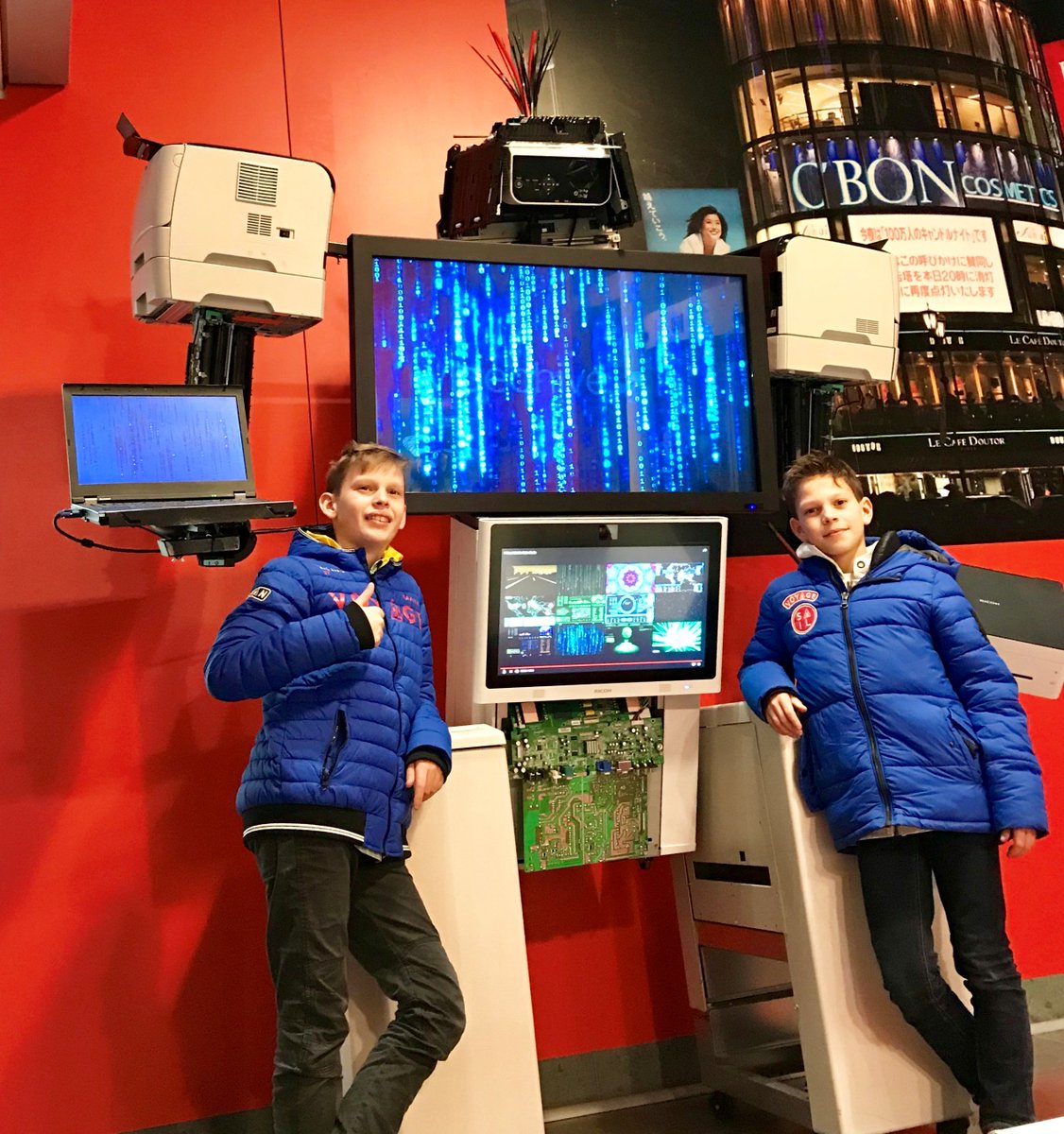 gryson_eric's tweet photo. Let's get the #Ricohbdigital started! The #future of your #business begins now, with our kids! FR - https://t.co/ue6UZrd0jk | NL - https://t.co/S49F4bxraA 🎫 #DigitalTransformers #DigitalTransformation https://t.co/ZETEIHSCcy