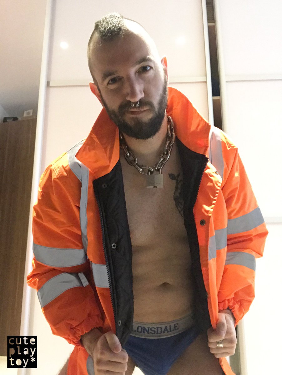 cuteplaytoy's tweet photo. : i bought a hi-vis jacket. can this be my new fetish thing? #gayfetish #fetishlife #hivisjacket #chainedboy #gayworker #gaybuilder https://t.co/5q9Gz9JHSb