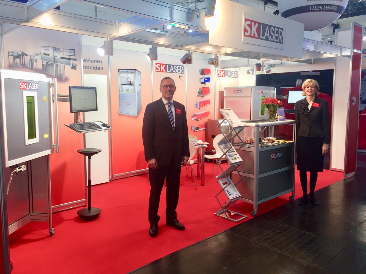 SK_Laser's tweet photo. Los geht’s!
Die Messe Metav in Düsseldorf hat begonnen. Wir zeigen spannende Lasergravuren und haben eine Gebrauchtmaschine zum Verkauf dabei. https://t.co/pKqCDAgl7D