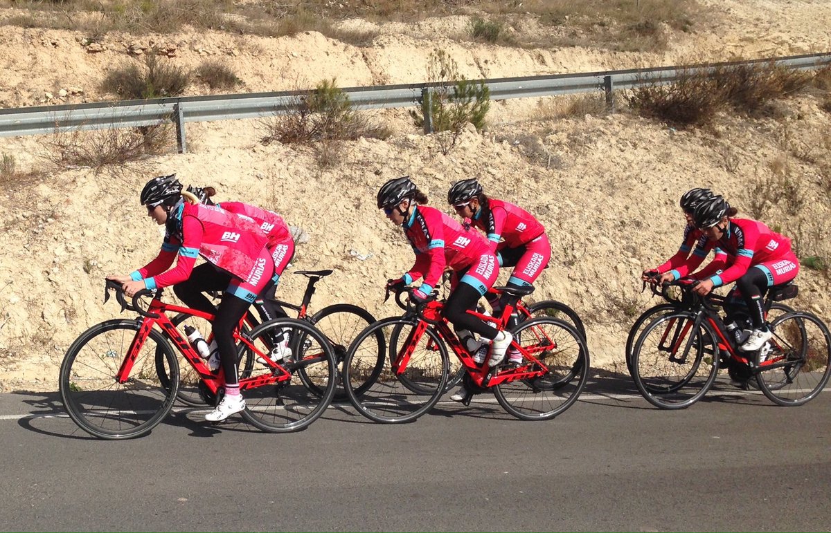 Bizkaia Durango-Euskadi Murias-ek <a href="/SetmanaCiclista/">Setmana Ciclista - Volta Femenina de la CV</a>​n debuta egingo du goo.gl/6Aq9Fz

Bizkaia Durango-Euskadi Murias debuta en la #SCV2018 goo.gl/fXuUBo

👇👇
<a href="/cmartinez_18/">Cristina Martínez</a>
<a href="/sandyAD98/">Sandra Alonso</a>
<a href="/Lgb_13/">Lucía González</a>
<a href="/anna_stricker/">Änna Z.M. Stricker</a> 
<a href="/Dani_Christmas/">Dani Christmas</a> 
<a href="/henriettacolbo1/">Henrietta Colborne</a>