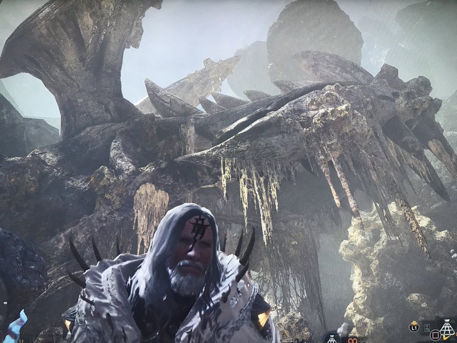Mhwib アイスボーンのロゴの意味 由来 Mh4 筆頭ハンターの紋章 マーク 大いなる存在 ラスボス の正体はダラアマデュラ 瘴気の谷の死骸の骨塚のモンスターは蛇王龍 モンハンワールド 芸能ニュース速報