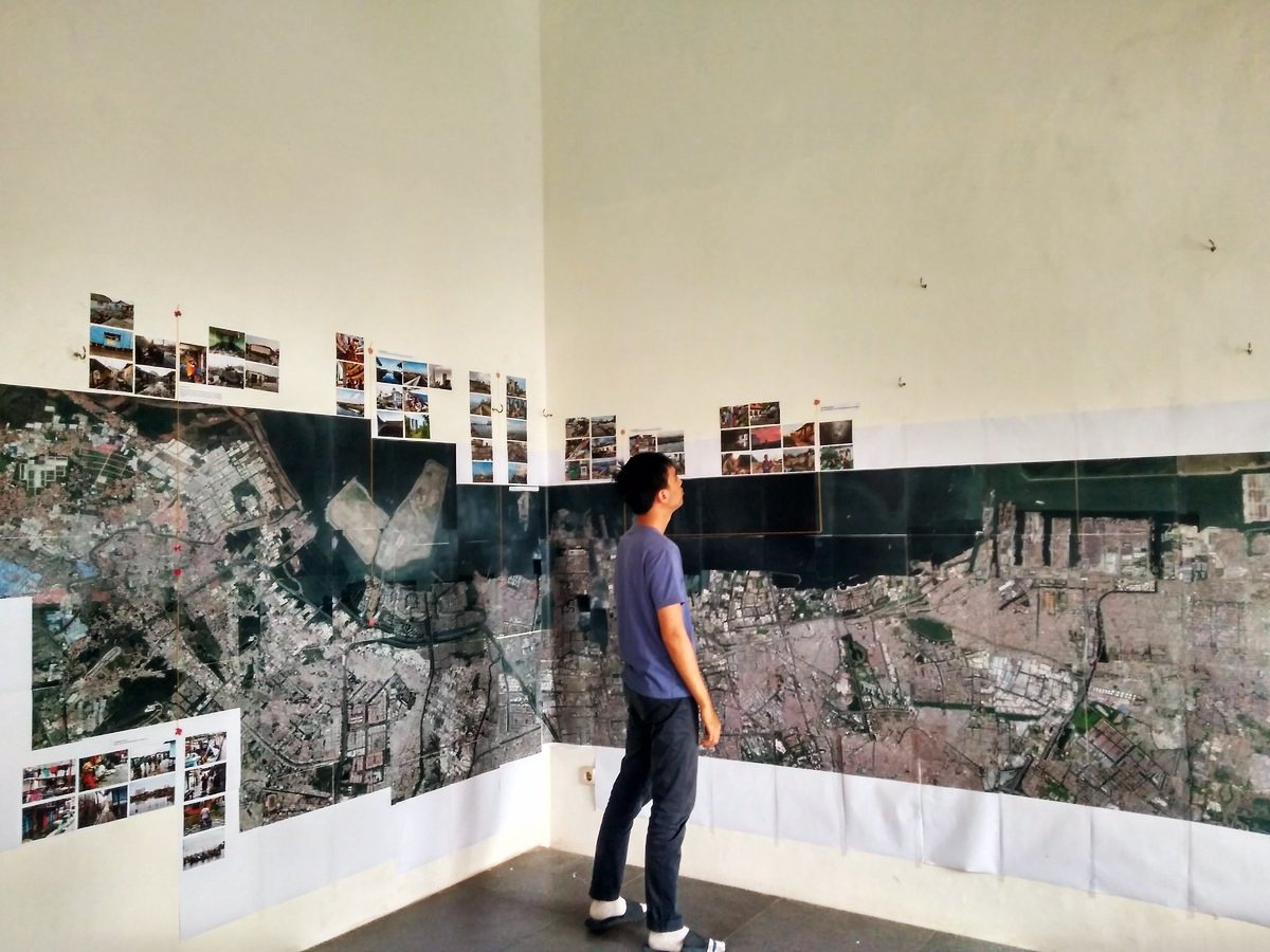 RujakRCUS's tweet photo. semakin hari diary walking mapping #ZiarahUtaraJakarta semakin panjang nih !

penasaran ? yuk ke

Ruang Depan Rujak Jl.Cikini Raya 37B
senin-jumat
09.00 - 17.00
14-24 Februari 2018

Peziarah :
Hannah Ekin 
Irwan Ahmett
Jorgen Doyle
Tita Salina https://t.co/yMjMyHTNGf