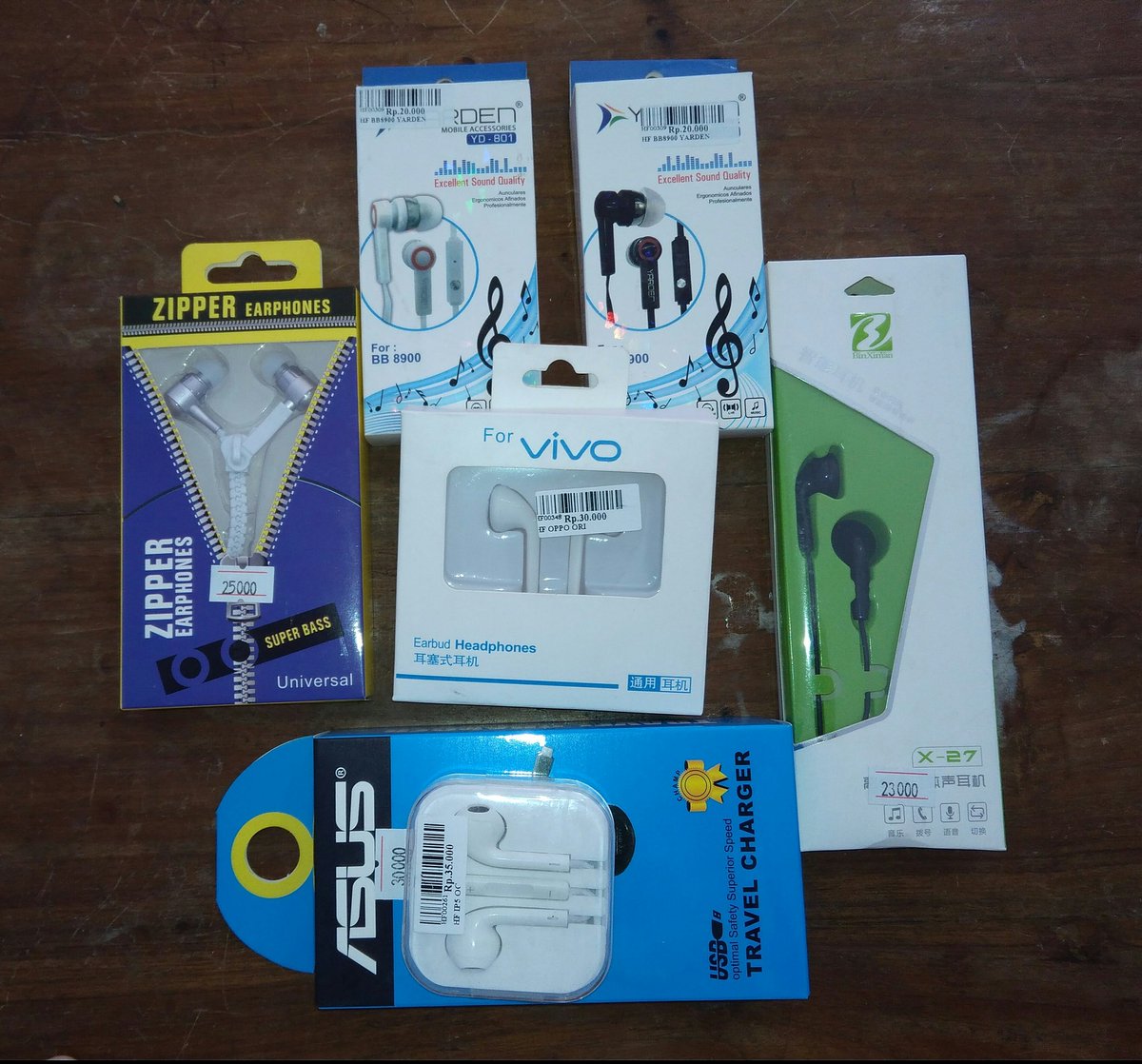achmad6694's tweet photo. GEBYAARR, hanya ada di 88 CELL barang berkualitas baik akan anda dapatkan dengan mudah dan murah, tunggu apa lagi buruan serbu, sebelum kehabisan. 
*AKSESORIS MURAH 
*PAKET INTERNET DLL 
*BURUAN MUMPUNG MASIH PROMO 
Lokasi: Jl. Kemuning, Tanggul Kulon, Tanggul, Kabupaten Jember https://t.co/kpROYivWft