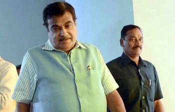 InvGurInd's tweet photo. @nitin_gadkari to lay foundation stone for 500 km of #highwaysprojects in #Karnataka
https://t.co/lBzR4qdCTX
#Industry #RoadandHighwayMinister https://t.co/DRaxliWFrD