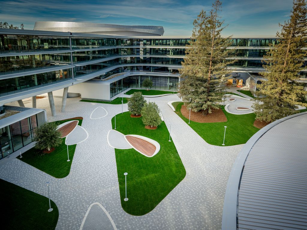 Salesguy_Neil's tweet image. Great Design + Great Contractor+ Great Supplier = A Stunning Result
QCP: See Our Stunning Precast at Silicon Valley's Central &amp;amp; Wolfe Campus  buff.ly/2Hw10a0 @QCP_Corp @HOKNetwork @level10gc #Precast #concrete #architectural #landscapearchitecture #architecture #design