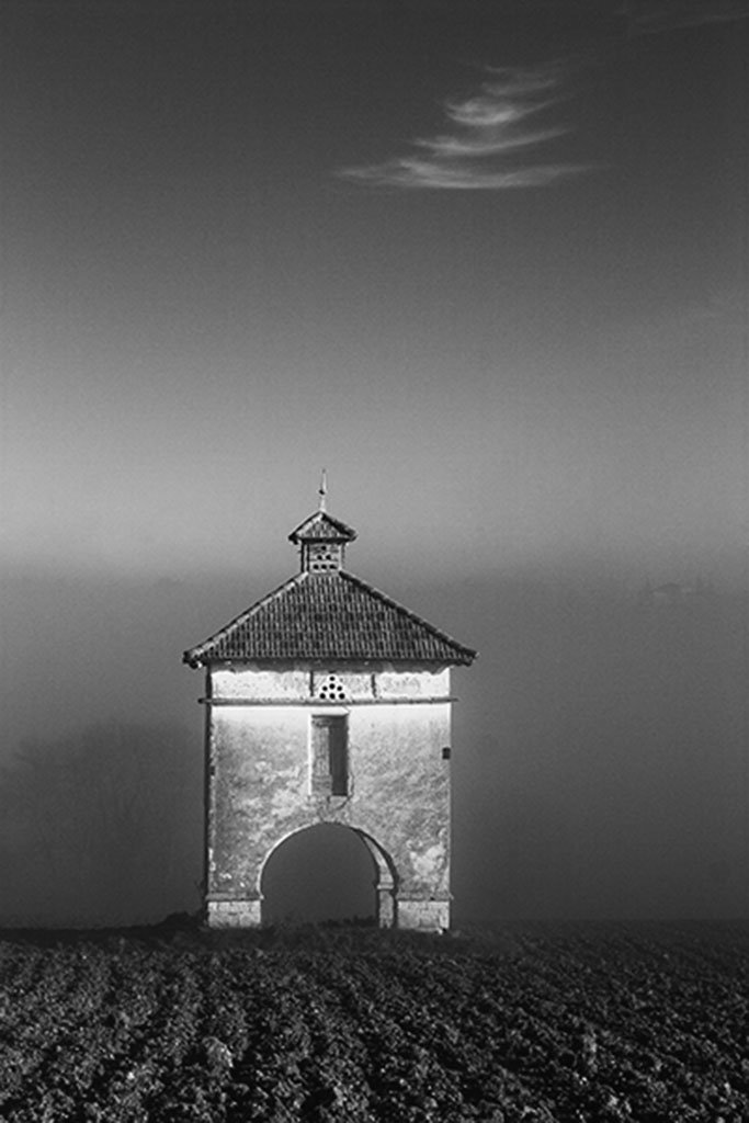 Just like urban architecture, dovecotes could be made out of any material: wood, half-timbered with cob infill, wattle and daub, cut stone, fieldstone, brick etc. For roofs slate, copper, shingles, thatch, or tiles. Combinations were common, and often matched the manor or castle.