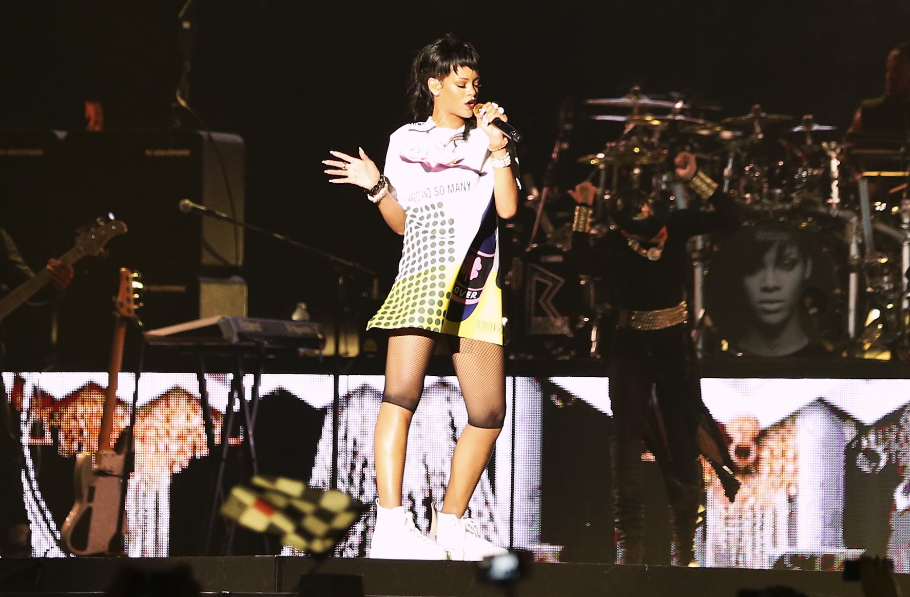 Happy 30th birthday  to the 2013 concert where RiRi was absolutely 