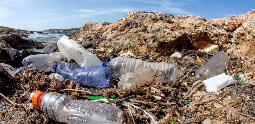 olppindia's tweet photo. Atleast 8 million tons of plastic enter the oceans each year.That's similar to emptying a garbage truck of plastic into an ocean every minute.There is more microplastic in the ocean than there are stars in the Milky Way.60-90% of marine litter is plastic-based.
#plasticpollution https://t.co/9h99iHLcZF