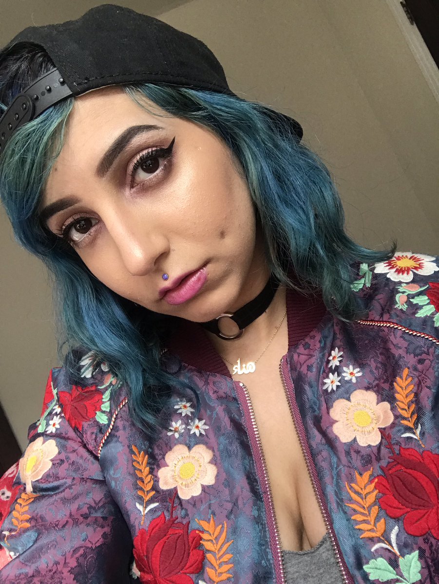 shawarmamba's tweet image. FRIENDLY REMINDER THAT I AM NONBINARY REGARDLESS OF HOW FEMME I PRESENT MYSELF SOME DAYS THAAAANKS. #NonBinaryBabes