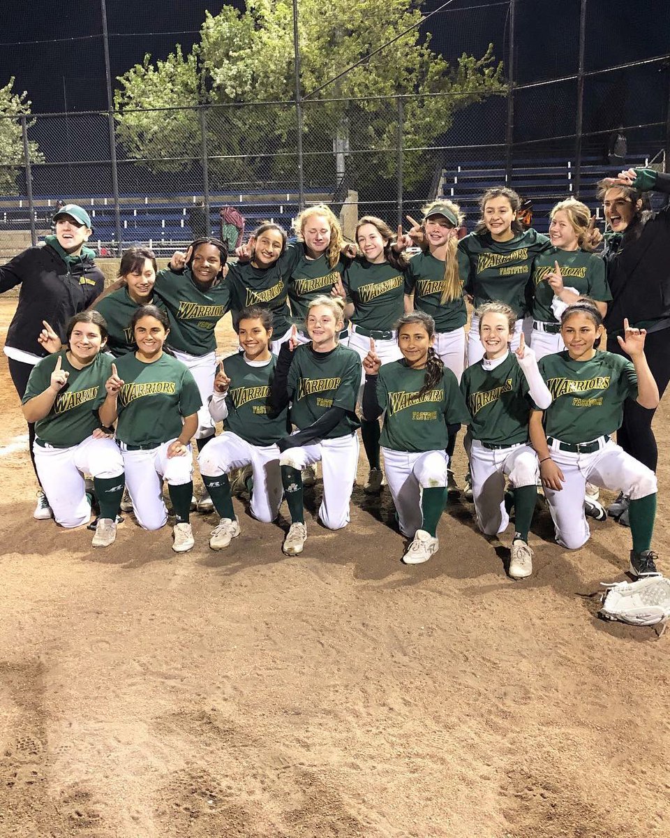 LiquidJoeNitro's tweet photo. West Bay Warriors 1st to 3rd bash for cash champions and 1k winners! 💵 7-0 on the weekend scoring 55 and allowing 4 runs! #bunchofbadass #gamers #together #team @warriorsgirls1 @ava_conti #12uwarriors #pgfberth #stayready #getbetter #reunited #feelssogood https://t.co/g7SDzvblmb