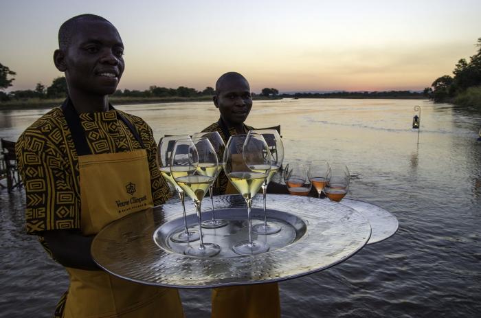 It's wine o'clock in South Luangwa!

bit.ly/2DVxfkd #Safari #Zambia #Travel