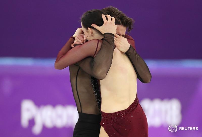 2018OlympicsKOR's tweet photo. #OurTeam2018
Defining The Word Gold, In There Performance.
Canadians Tessa Virtue and Scott Moir take the gold
medal making Canada 🇨🇦 proud for there dance skating
Achievements to the Olympic podium.

FaceBook Page: @OurTeam2018 Winter Olympics
https://t.co/WspdoZTweh https://t.co/SqImL7gWSB