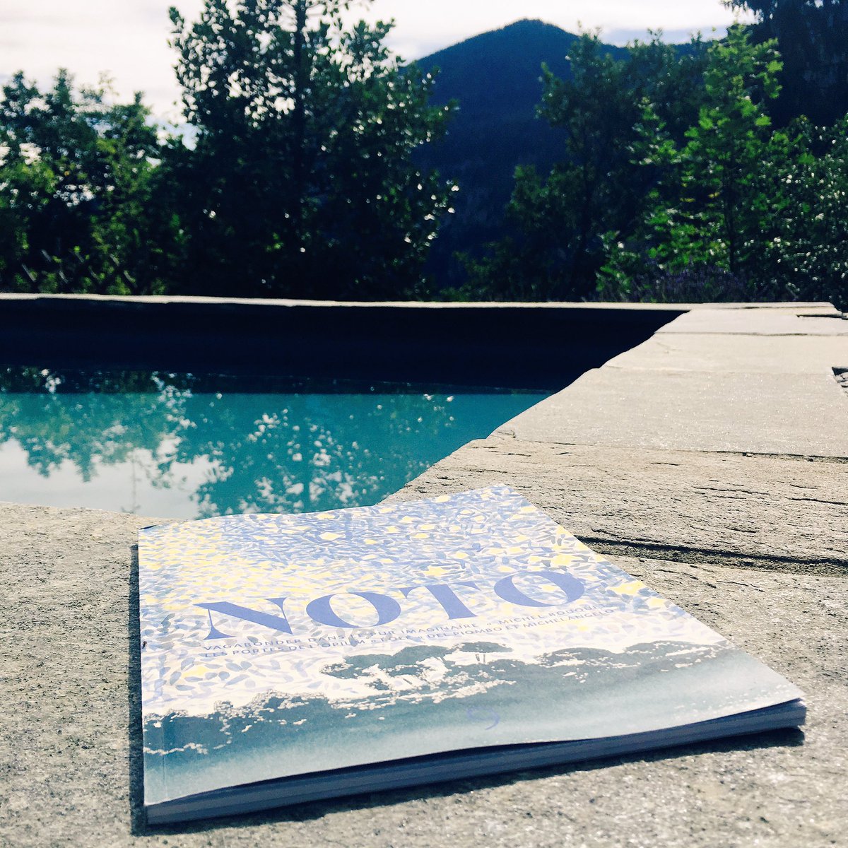seeksanusername's tweet photo. Voilà, participation au #crowdfunding de la splendide revue @noto_revue !
Pour moi, cette revue gratuite, c'est :
> des (re)découvertes d'oeuvres, d'auteurs, etc.
> une rencontre avec @AlekssandreCP
> bref, des "moments"
#GoNoto #SoutenirLaCréation https://t.co/4afay775NN
