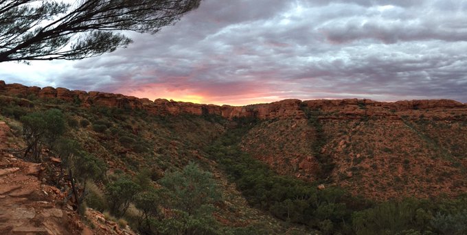 And a spectacular sunrise at Kings Canyon this morning! https://t.co/vFK6q06buB