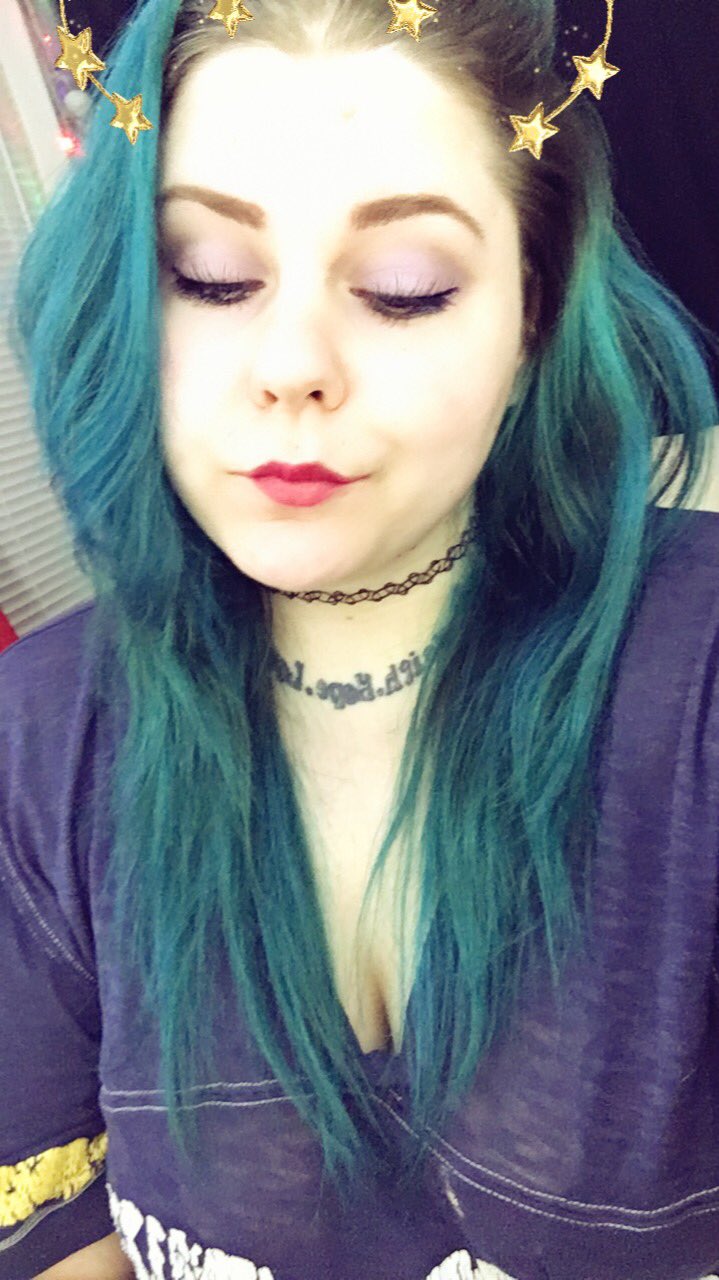 Let’s hangout on #chaturbate for the night. Comfy & feeling like chatting it up!!! #bbw #camgirl #naughty #online #bbwsolo #camshow https://t.co/0w9hs9L5E8