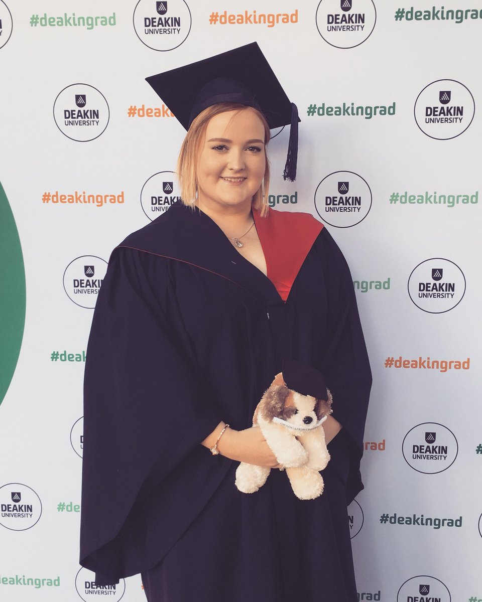 naomityrrell18's tweet image. I flipping did it 👩‍🎓 #ThankYouDeakin #DeakinGrad #WhoKnew