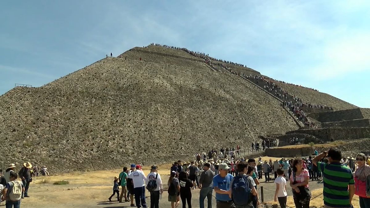 KUSIPPR's tweet photo. KUSI Sports' Matt Gilson presents part one of his series Pigskins and Pyramids, the story of the Stars and Stripes football team and their journey to Mexico City for the @AmericasBowl https://t.co/h4JrRByZwl https://t.co/SWxr0TziVD