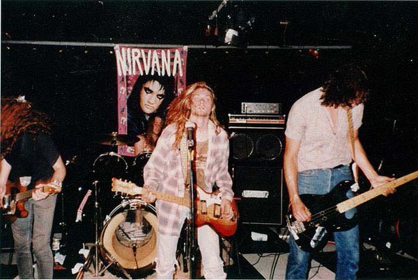 Nirvana_Today's tweet photo. Happy Birthday Kurt Cobain https://t.co/8SnKp5TL5n
