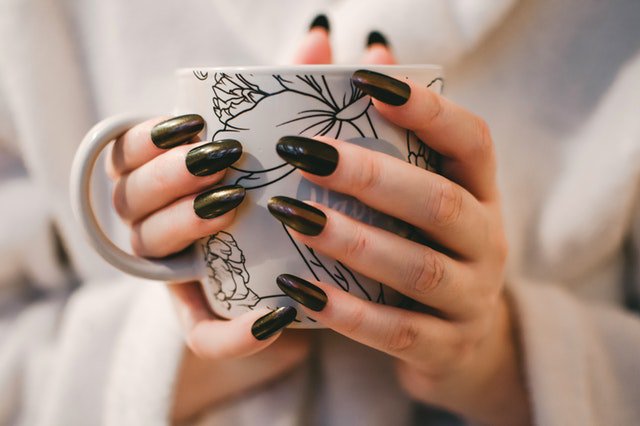 Presenting the 14 Best Nail Colours for Dark Skin | Who What Wear UK