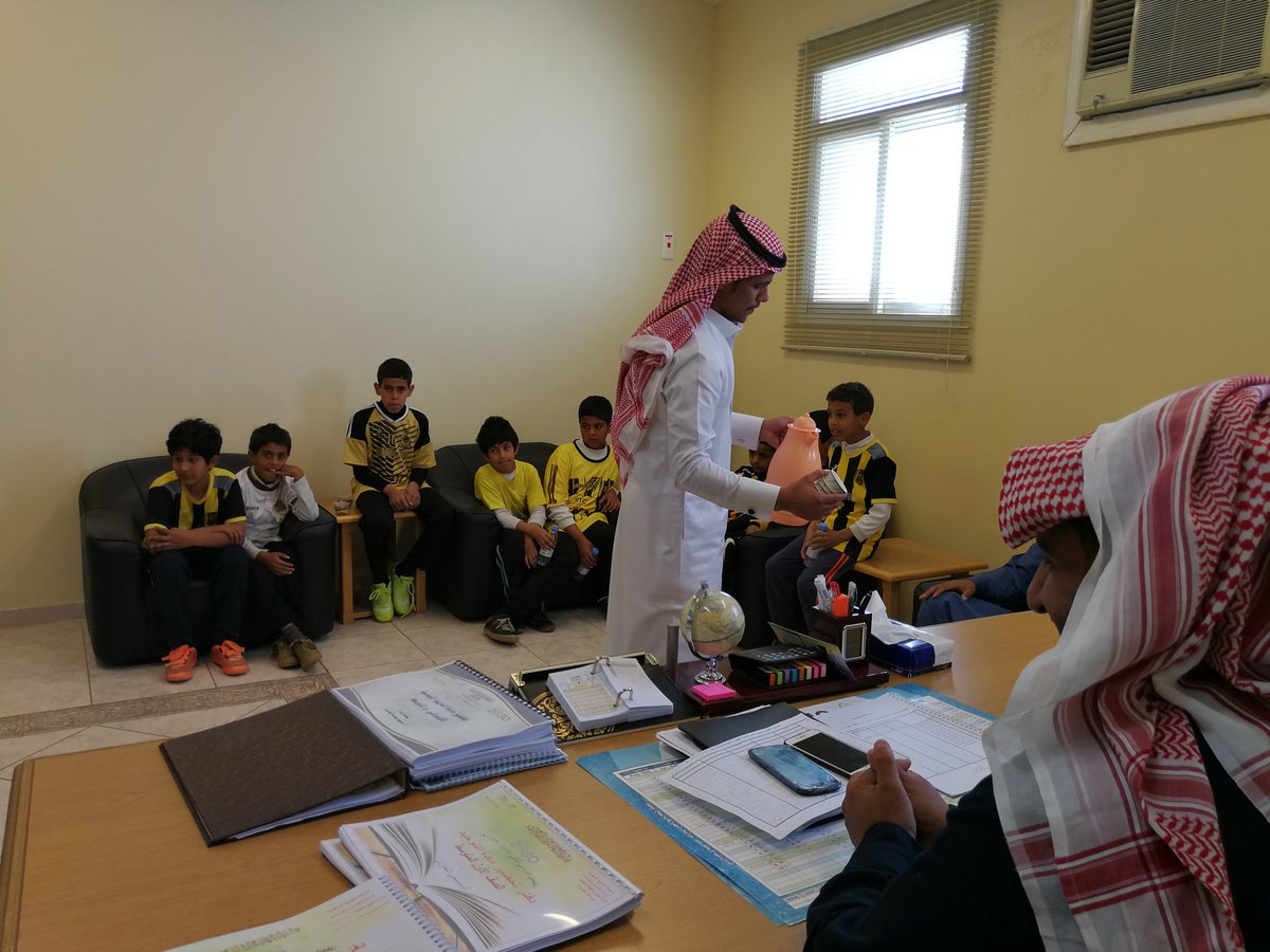 alaossae's tweet photo. ضمن برامج التوعية الإسلامية استقبلت
مـدرسـة #العوصاء وفـداً مـن مـدرسـة
@aldar291341 الابتـدائية بـإشـراف
أ. عبدالعزيز الخديدي و أ. ماجد النفيعي
وقد أجريت مباراة كرة القدم بين طلاب
المدرستين وانتهت بالتعادل الإيجابي ٢/٢ https://t.co/KJtsiMiqwE