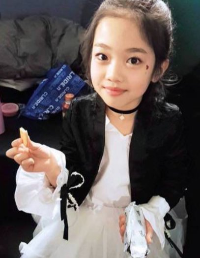 YellowBrightly's tweet photo. Lovely #Korean #haeun #sospecial 
#Smile #snack #oppa #dancer #singer #young #kid #awesome #nahaeun #fan #nahaeunfan https://t.co/BYTSZXcrWt
