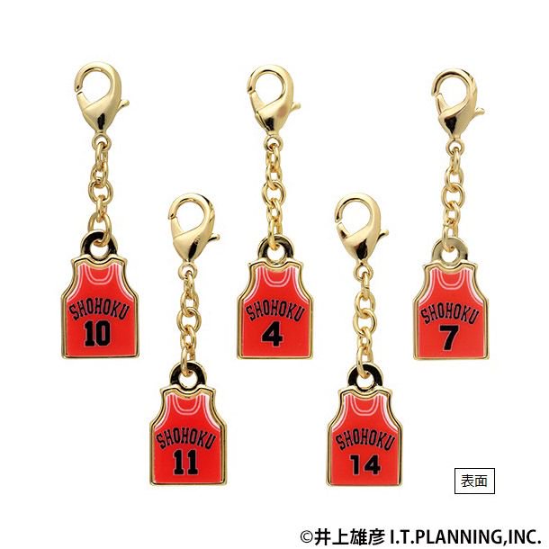 shonenjump_ten's tweet photo. 【#ジャンプ展 VOL.2 オリジナルグッズ紹介『SLAM DUNK』】
番号の入ったユニフォームに、裏面には各選手の名台詞が!!どの選手に出会うかは、開けてからのお楽しみ！https://t.co/UdnD9ZCGLE
#ジャンプ50周年
#SLAMDUNK https://t.co/Kwx0budTYx
