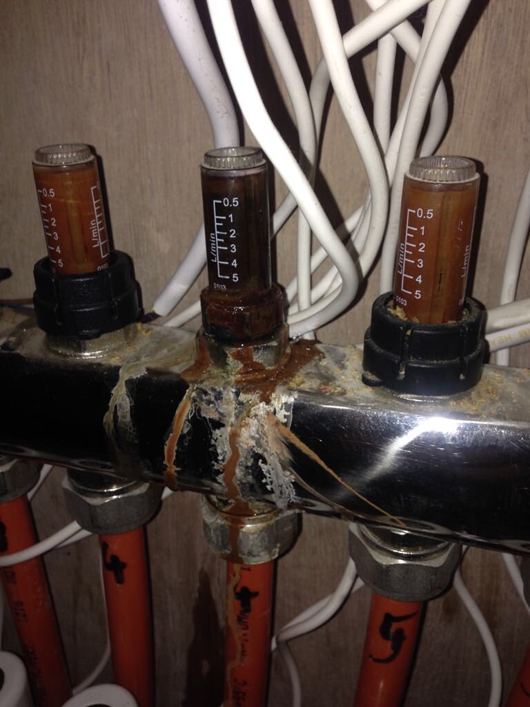 unicorn2000ltd's tweet photo. Repair of Underfloor manifold water leak 
#leak #repair #service #insideout #water #warm #heat #unicorn2000ltd #underfloorheating #smallbusiness #workdone https://t.co/Ip0P3VUFDK