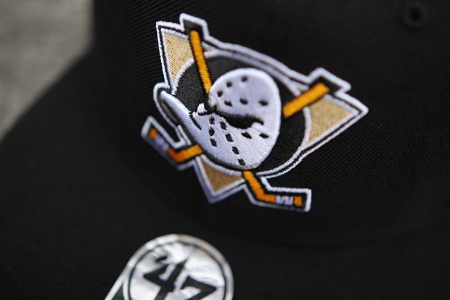 TopperzStore's tweet photo. Mighty Ducks of Anaheim 🏒
#capcollectors #47brand #details #streetwear #anaheimducks #ducks #nhl #cap #caps #snapback #snapbacks #black #mightyducks #streetfashion #basecap #eishockey #hockey #del #ebel #hockeytime #berlin #hamburg #bremen #ingolstad… https://t.co/AGRJ8pYHBJ https://t.co/atAPXsOZQS