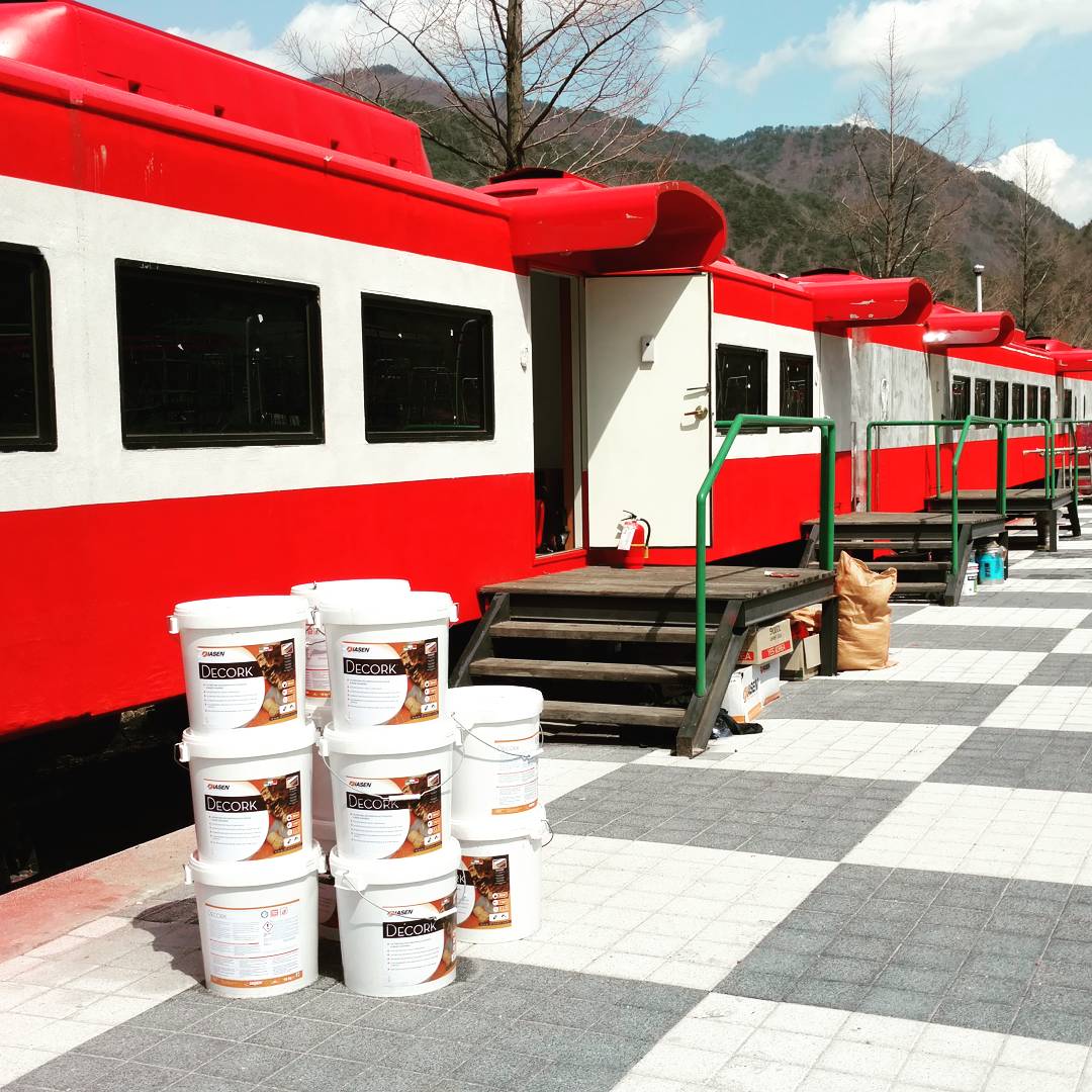 diegomingarelli's tweet photo. #olimpiadi #korea #pyeongchang2018
Un vecchio #treno trasformato in #korea in un nuovo #hotel? 
#pittura #termica di #sughero #Decork di #Diasen https://t.co/Y6jr2CPKvB https://t.co/s9LhcBNJCF