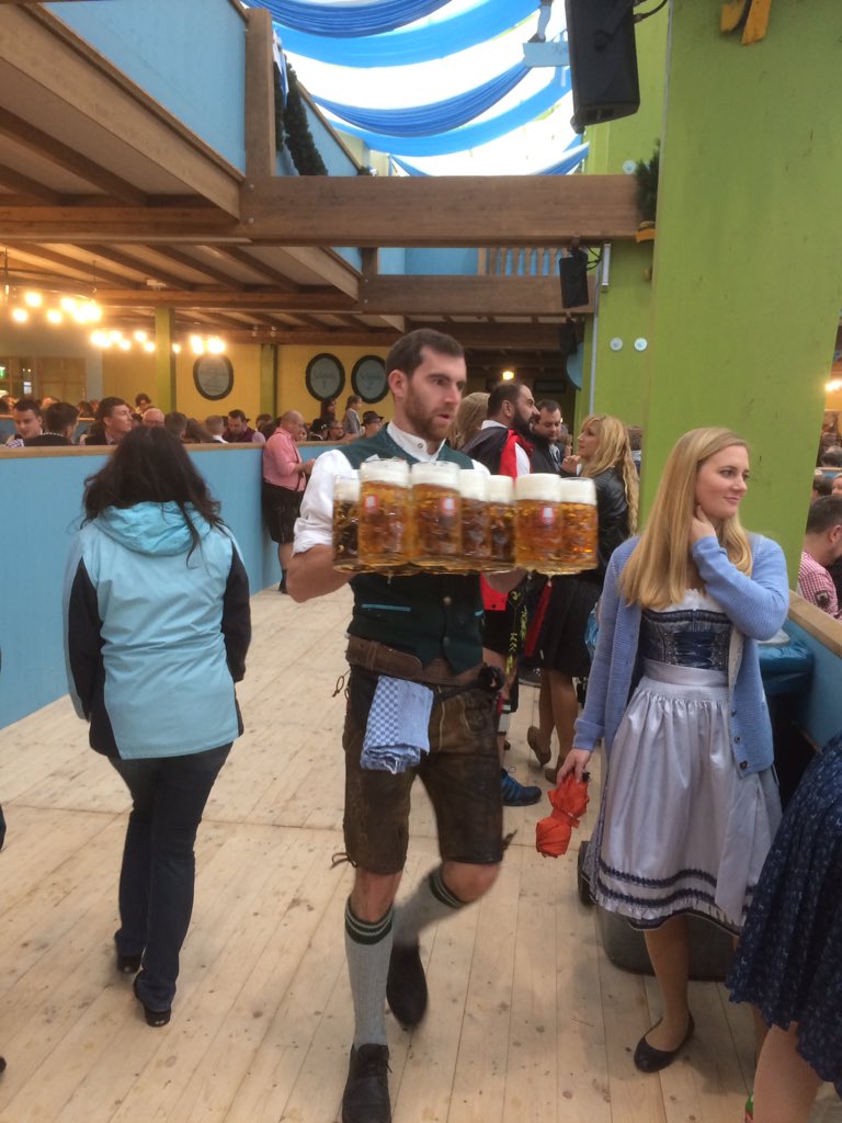 Travelnpack's tweet photo. #APartyDoesntEnd if there is still beer coming
München https://t.co/4maR0Jg1Rv