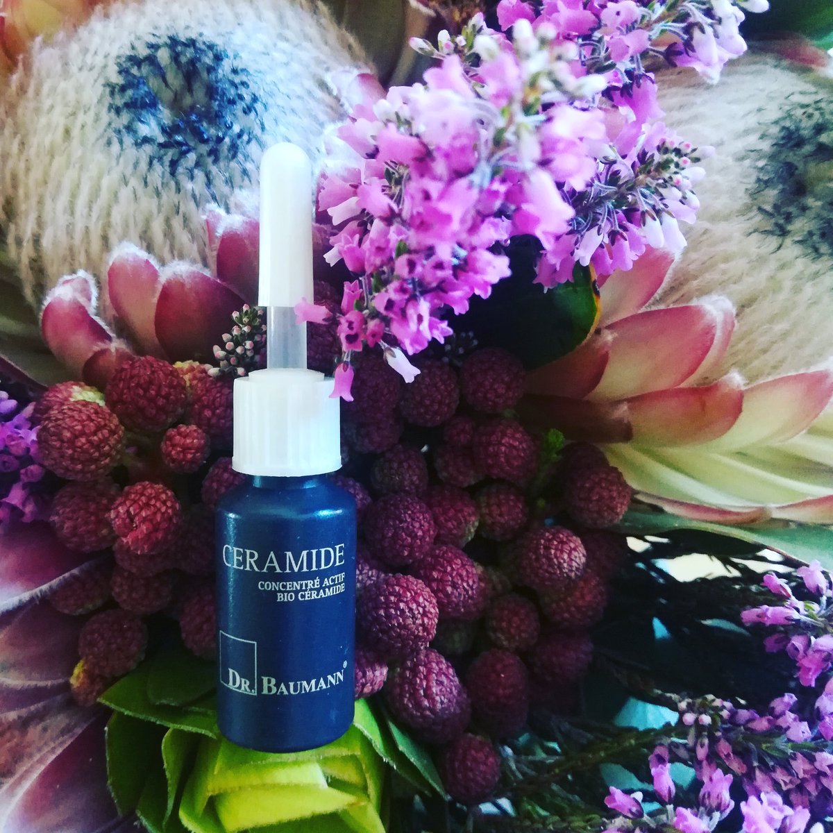 CapeBaumann's tweet photo. The CERAMIDE ampoule work effectively against rough and flaky skin. #CapeTown
aimsbeaute@gmail.com
#Drbaumann #natural #organic #vegan #ampoules #crueltyfree #sustainable #nontoxic #bodylotion #skincare #beautifulskin #Healthyskin #protection #sunblock #problemskin https://t.co/NeqEOZ2D6t