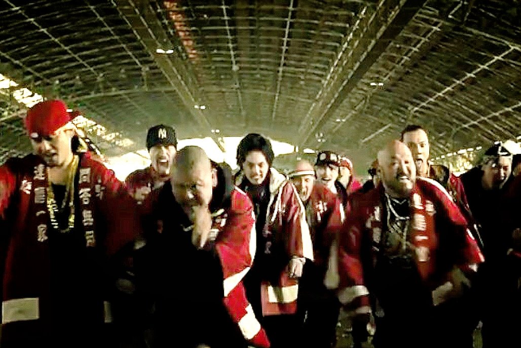 super32tani0917's tweet image. 明日いよいよHIGH&amp;amp;LOW

ENDOFSKY

DVD&amp;amp;Blu-ray発売です

よろしゅうに。

#HiGH_LOW
#ENDOFSKY
#達磨一家