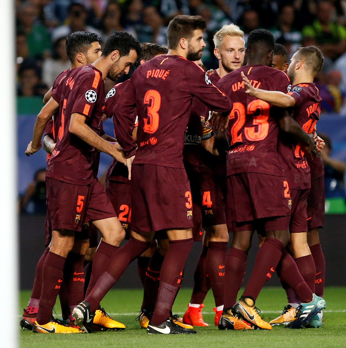 fcbarcelona_id's tweet photo. 🔥 Matchday!!!
⚽ Chelsea vs FC Barcelona
⏰ 21 Feb / 02:45 WIB
🏆 Liga Champions
📍 Stamford Bridge
📲 #ChelseaBarça
🔵🔴 #ForçaBarça https://t.co/qLrMMAjLXw