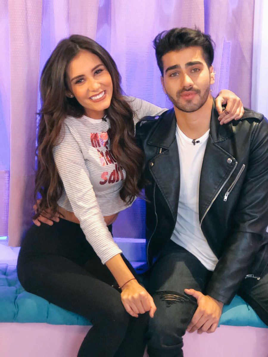 barbaraigVzla's tweet photo. Si ayer no lograste ver a @barbaraig y @Kev_Rogers 🤗 en #UnCuartoPOP 🎶🎧 "Especial #LiguePOP" hoy no puedes perderte las repeticiones en sus diferentes horarios: 9:15am/2:15pm🇲🇽 solo por @tvtelehit 📺 https://t.co/JfzAdqLMBi