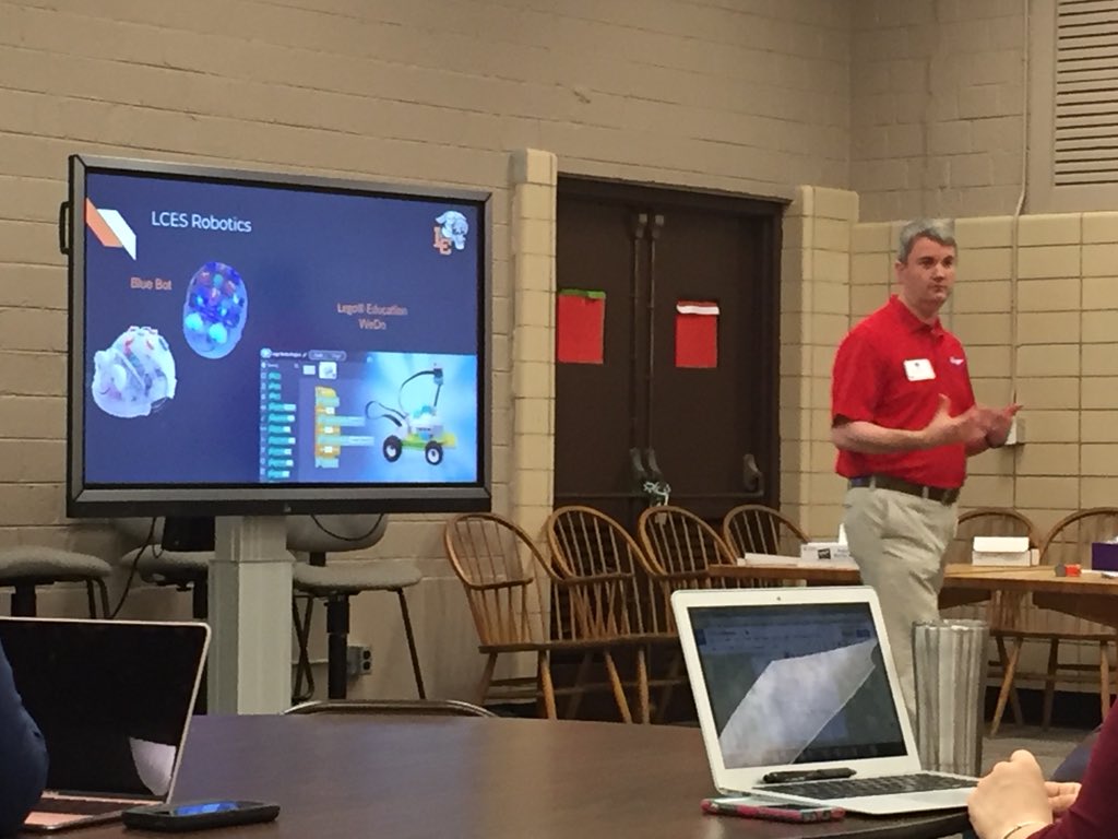 hhenderlight's tweet photo. @ChrisSmallen @Renee_Loan are sharing their Makerspace Expertise @TN_TETA #ETETA Admin Tech Academy. Glad to have this team in my PLN. https://t.co/PuZr6bWFxi